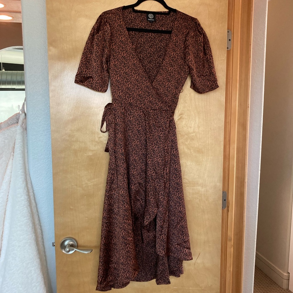 Leopard print silky midi dress